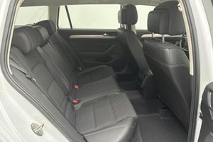 Volkswagen Passat bild 8