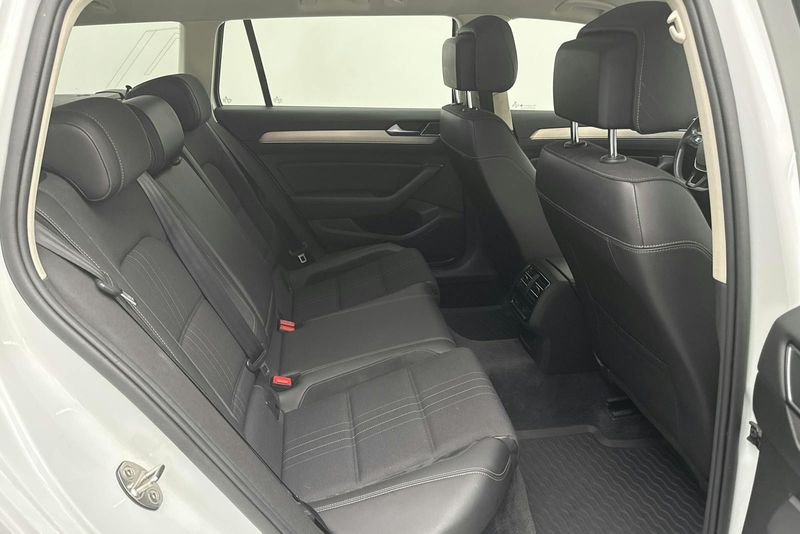 Volkswagen Passat bild 8