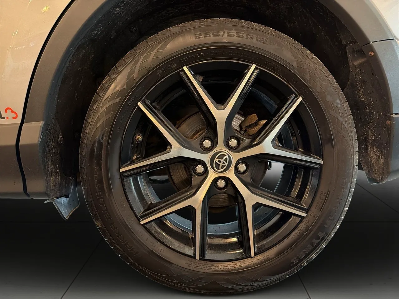 Vehicle image 13