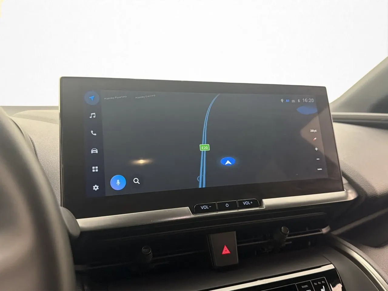 Vehicle image 16