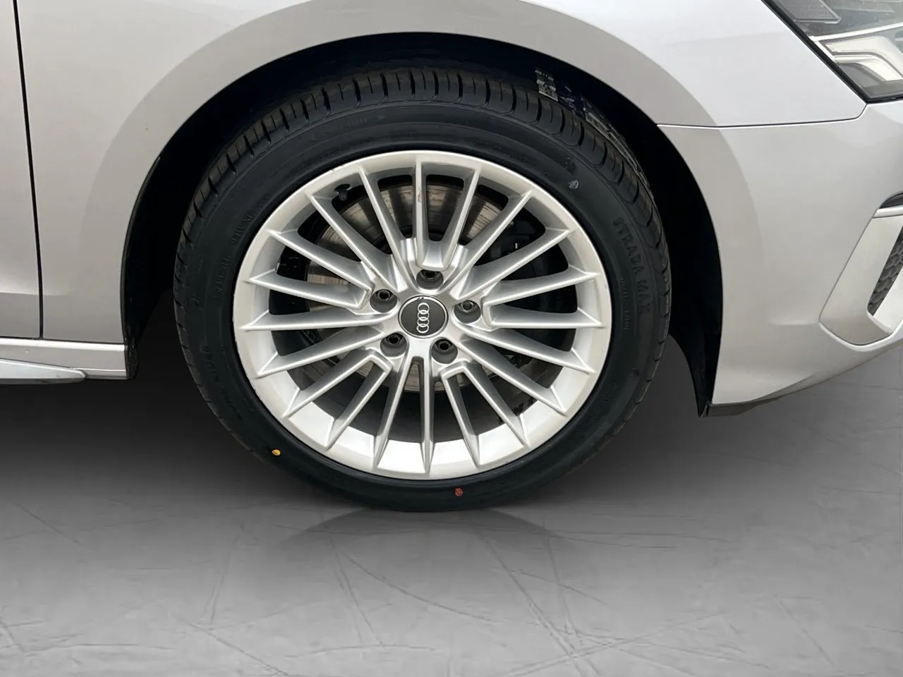 Vehicle image 23