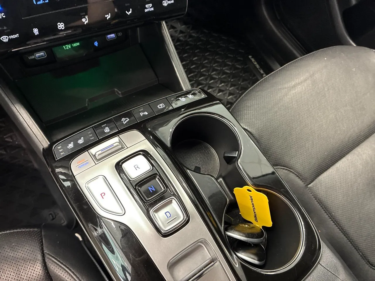 Vehicle image 20