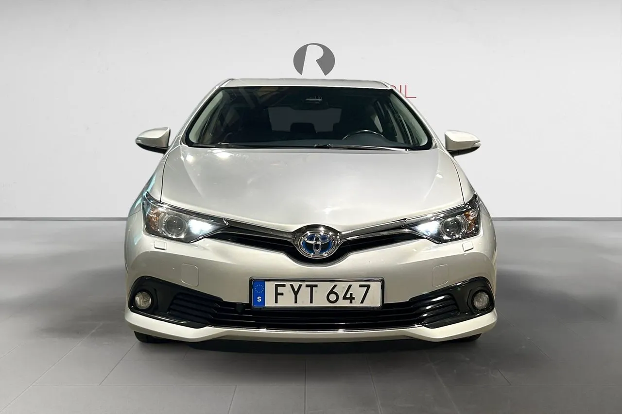 Vehicle image 9