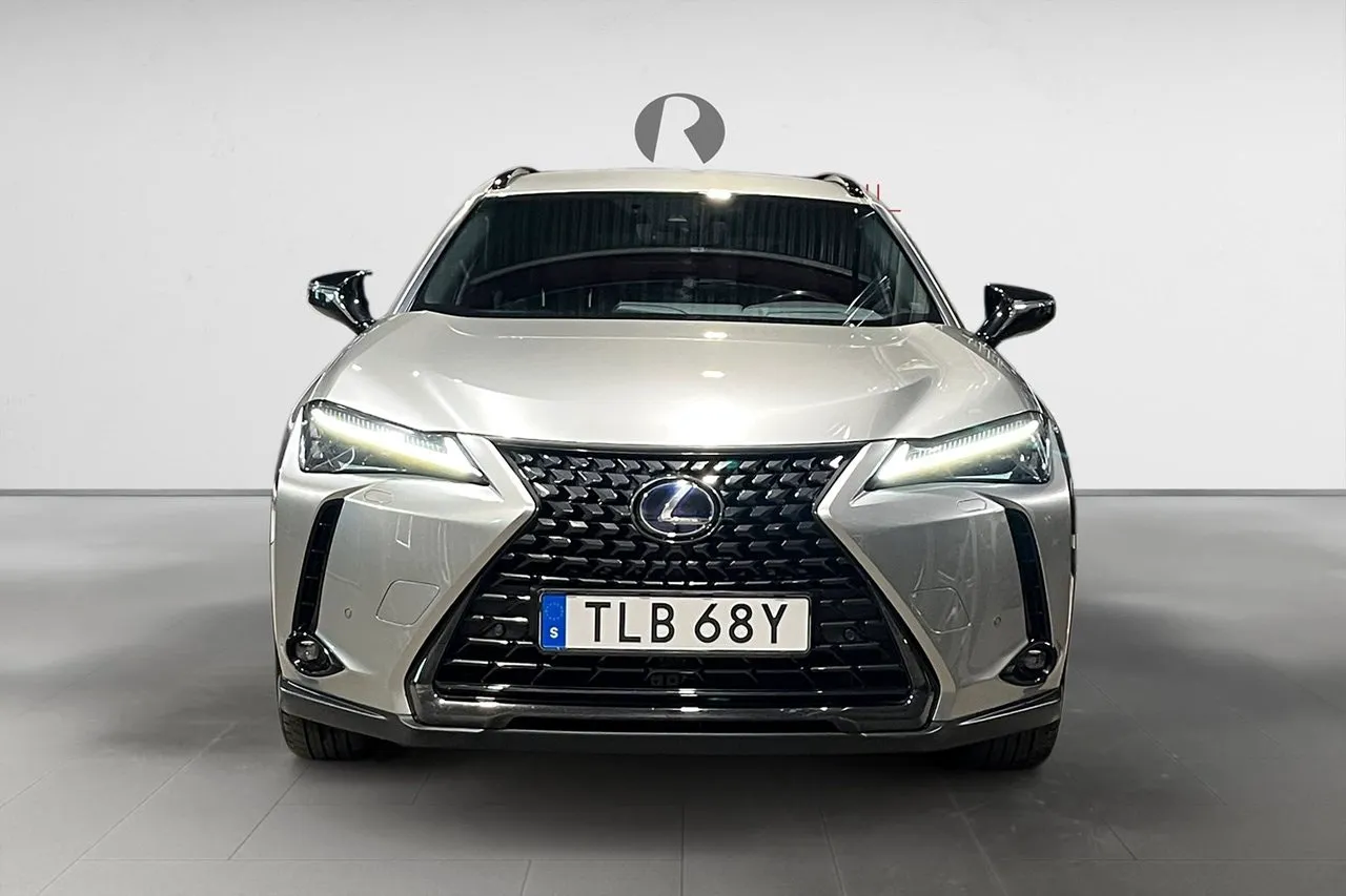 Vehicle image 9