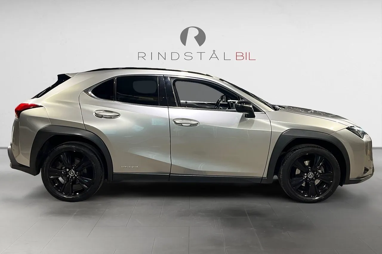 Vehicle image 7