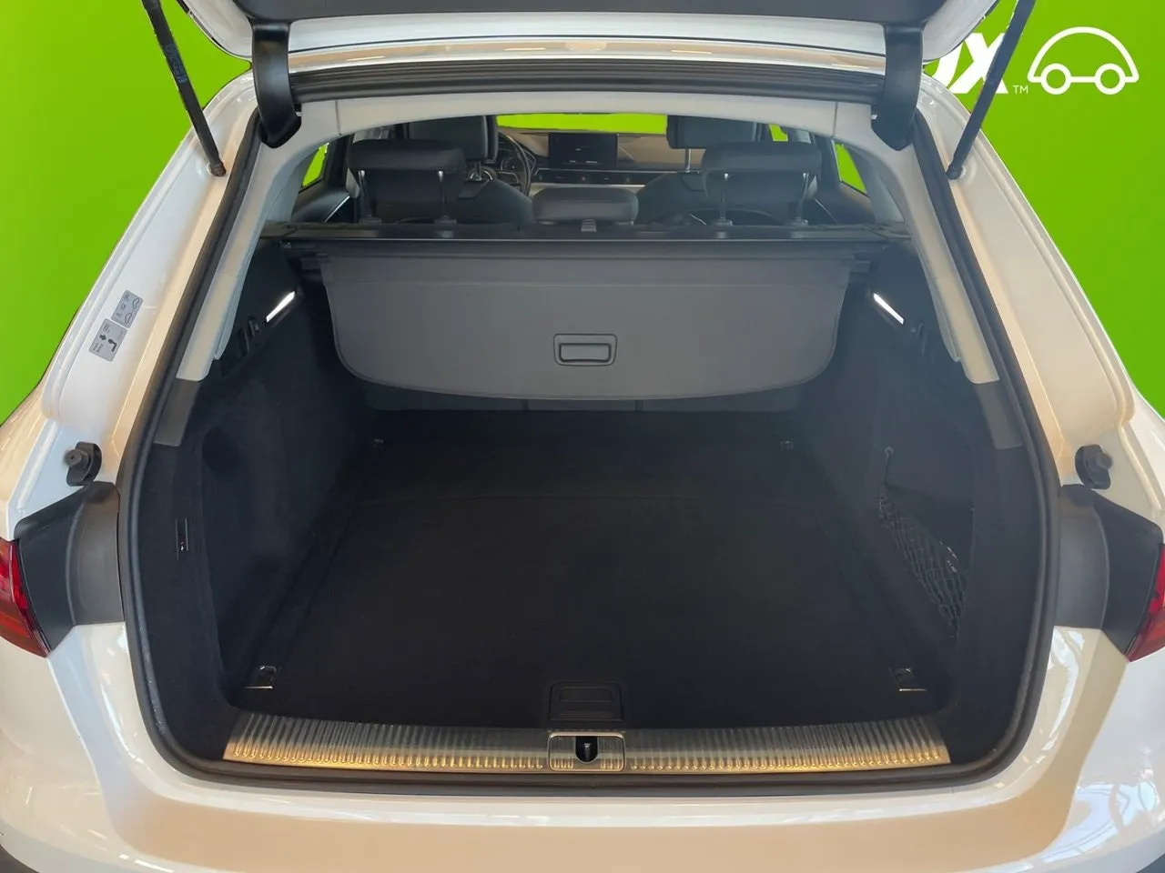 Vehicle image 15