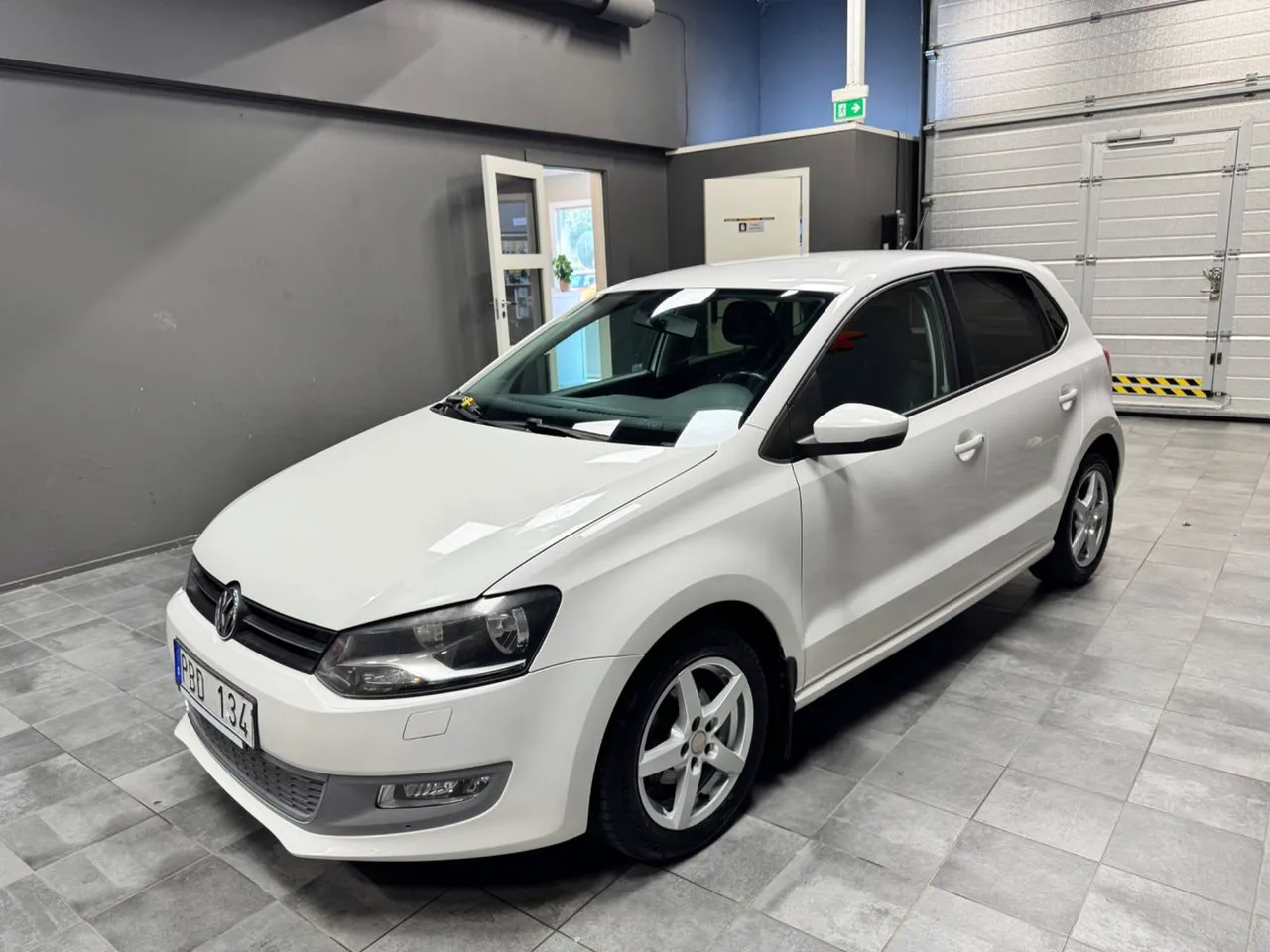 Vehicle image 2