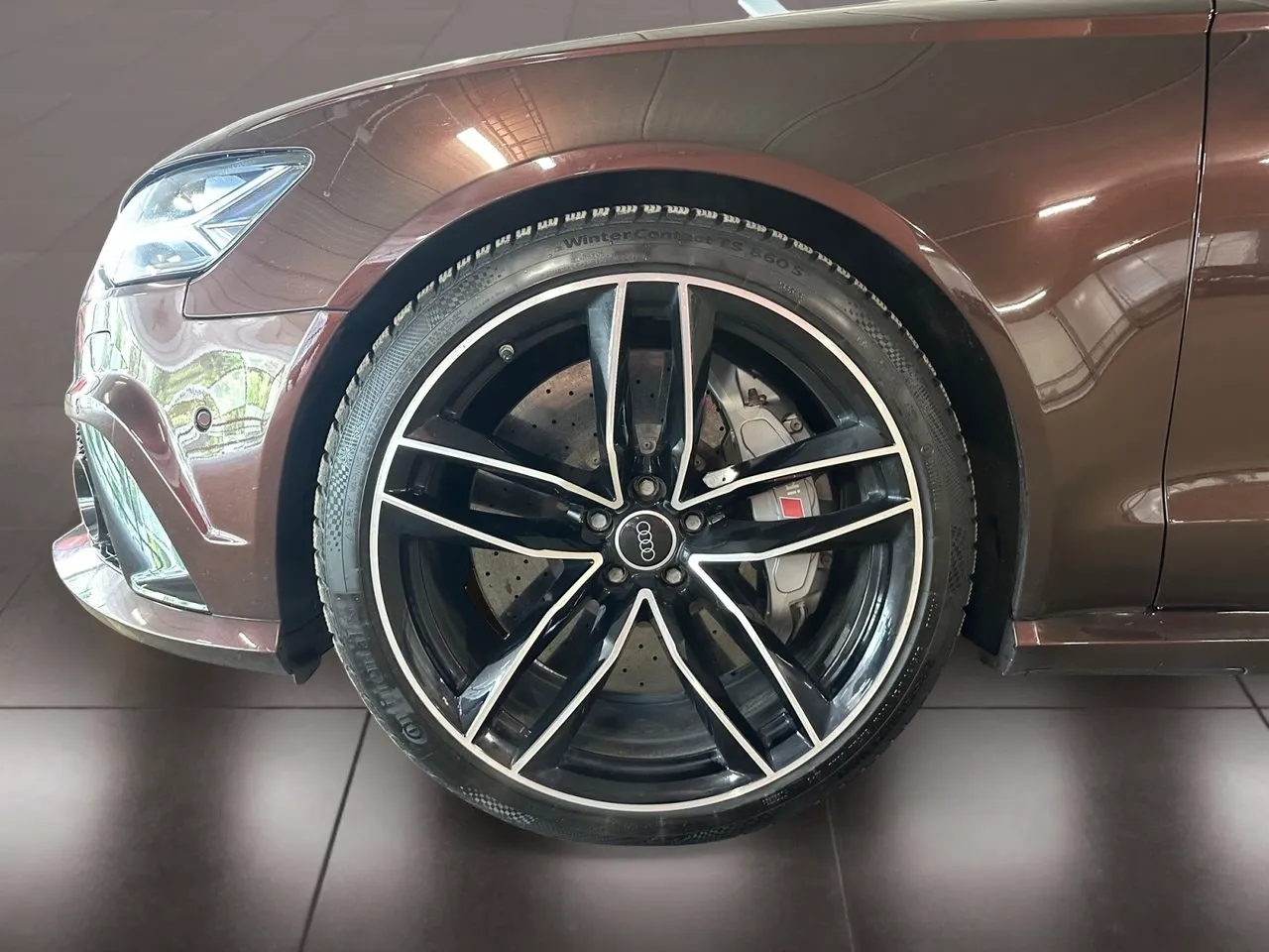 Vehicle image 8