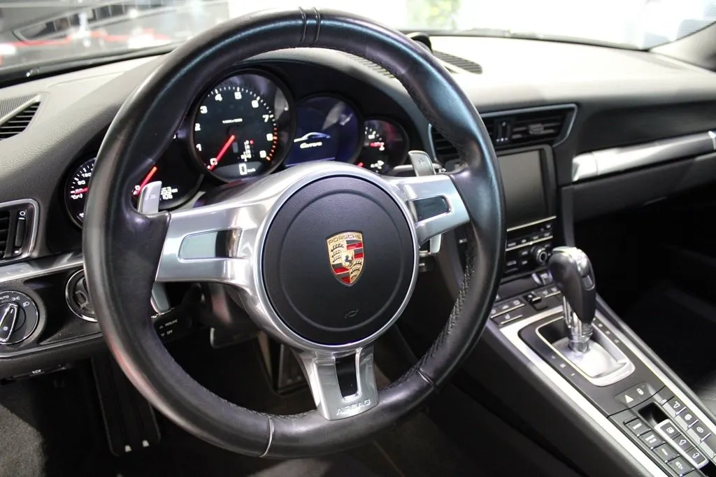 Vehicle image 14
