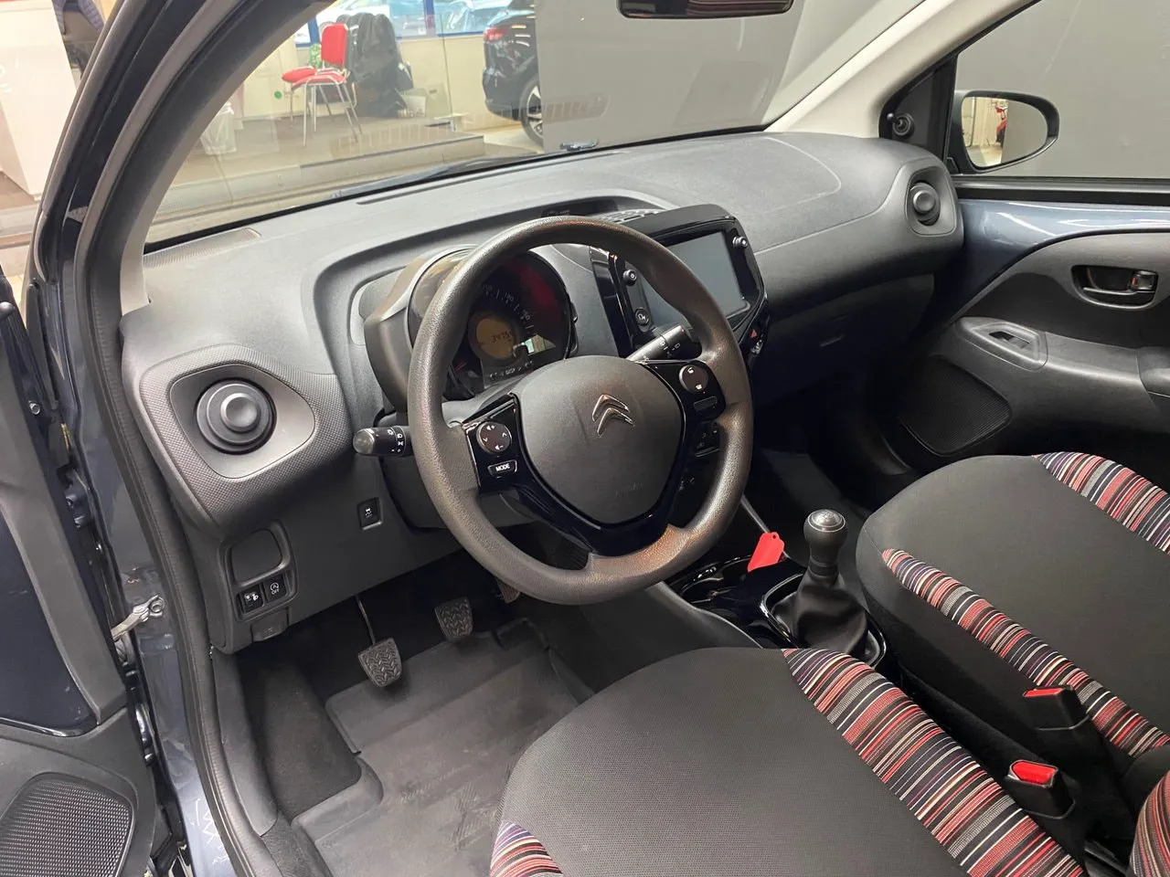 Vehicle image 4
