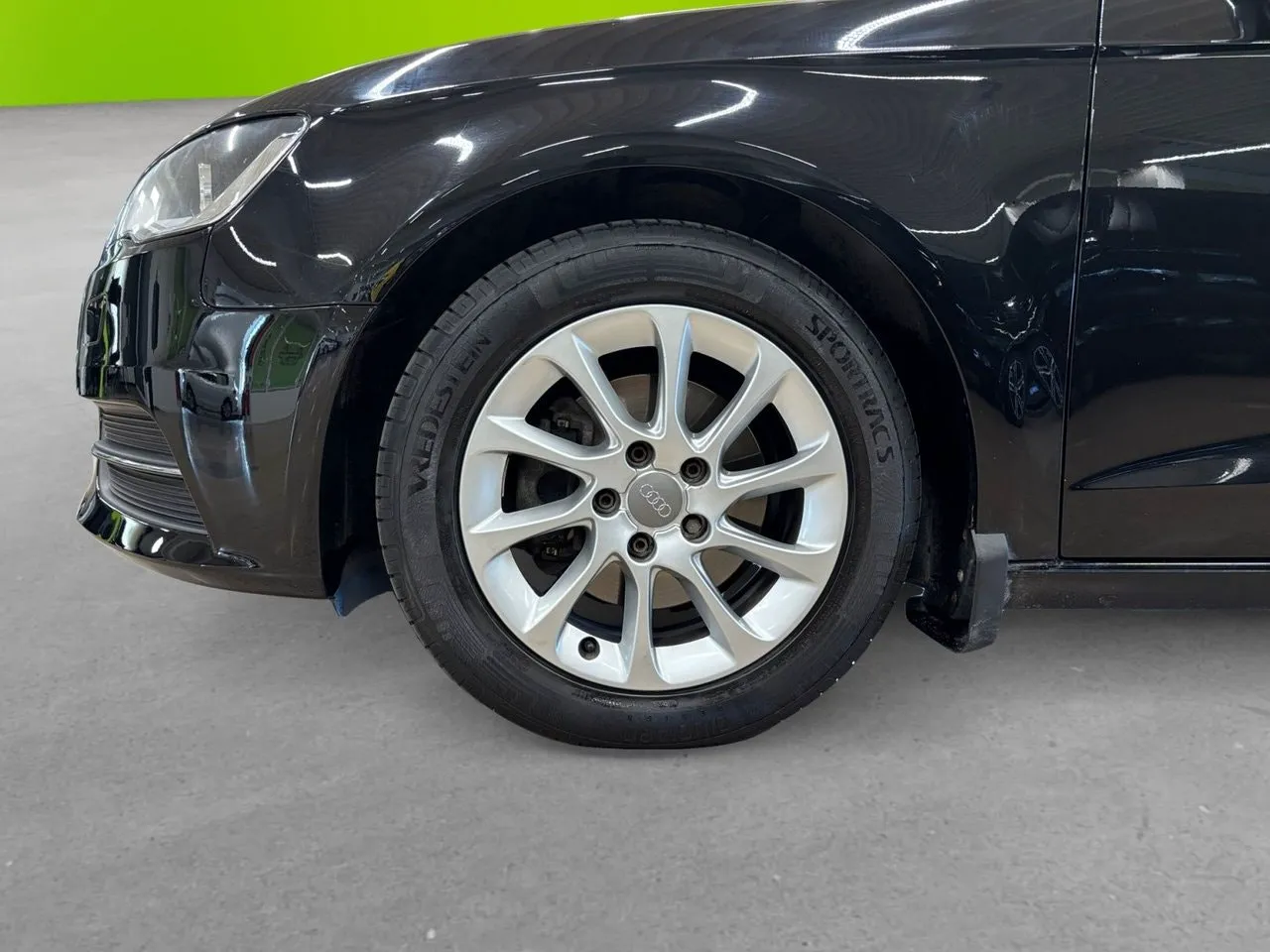 Vehicle image 7