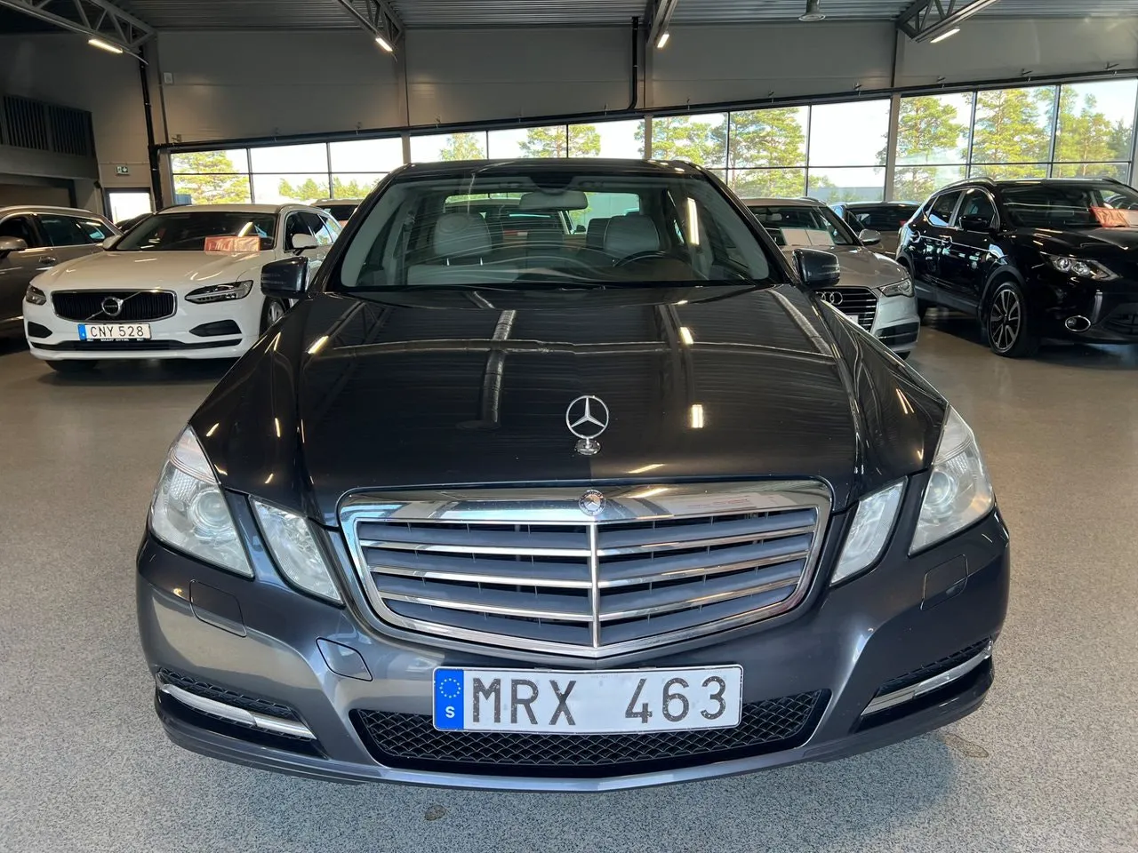Vehicle image 7