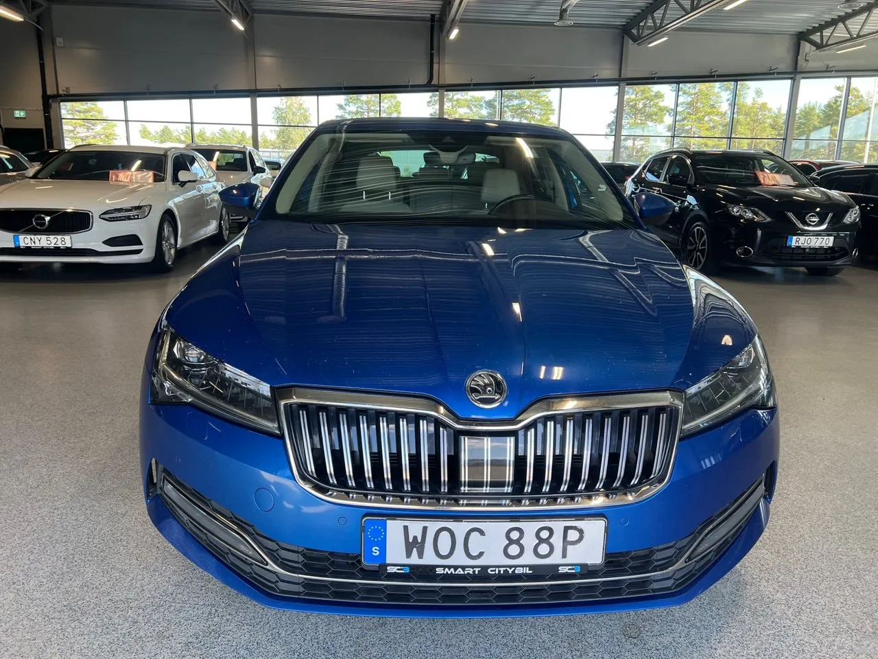 Vehicle image 8