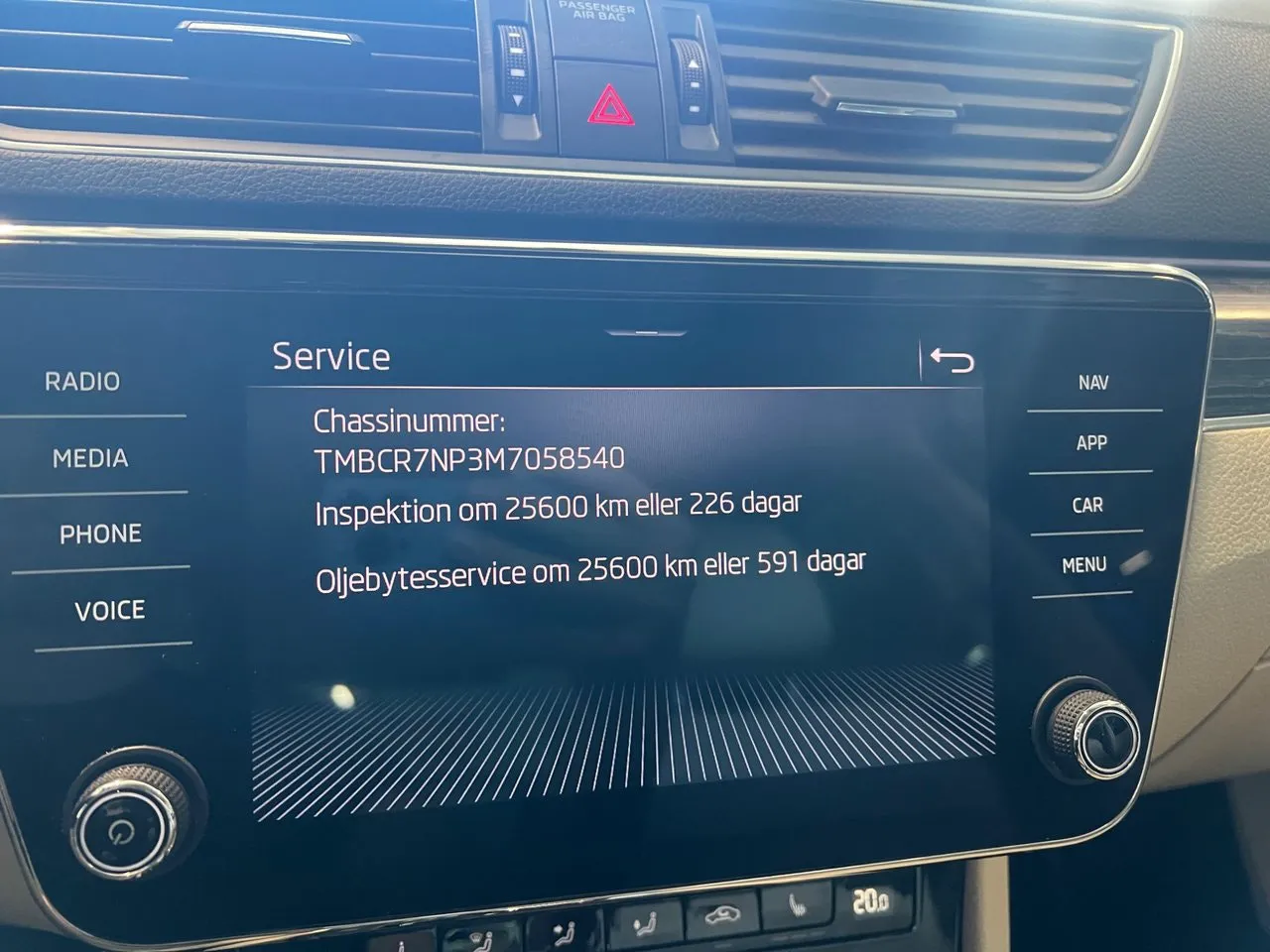 Vehicle image 22
