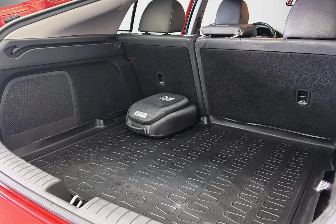 Vehicle image 16