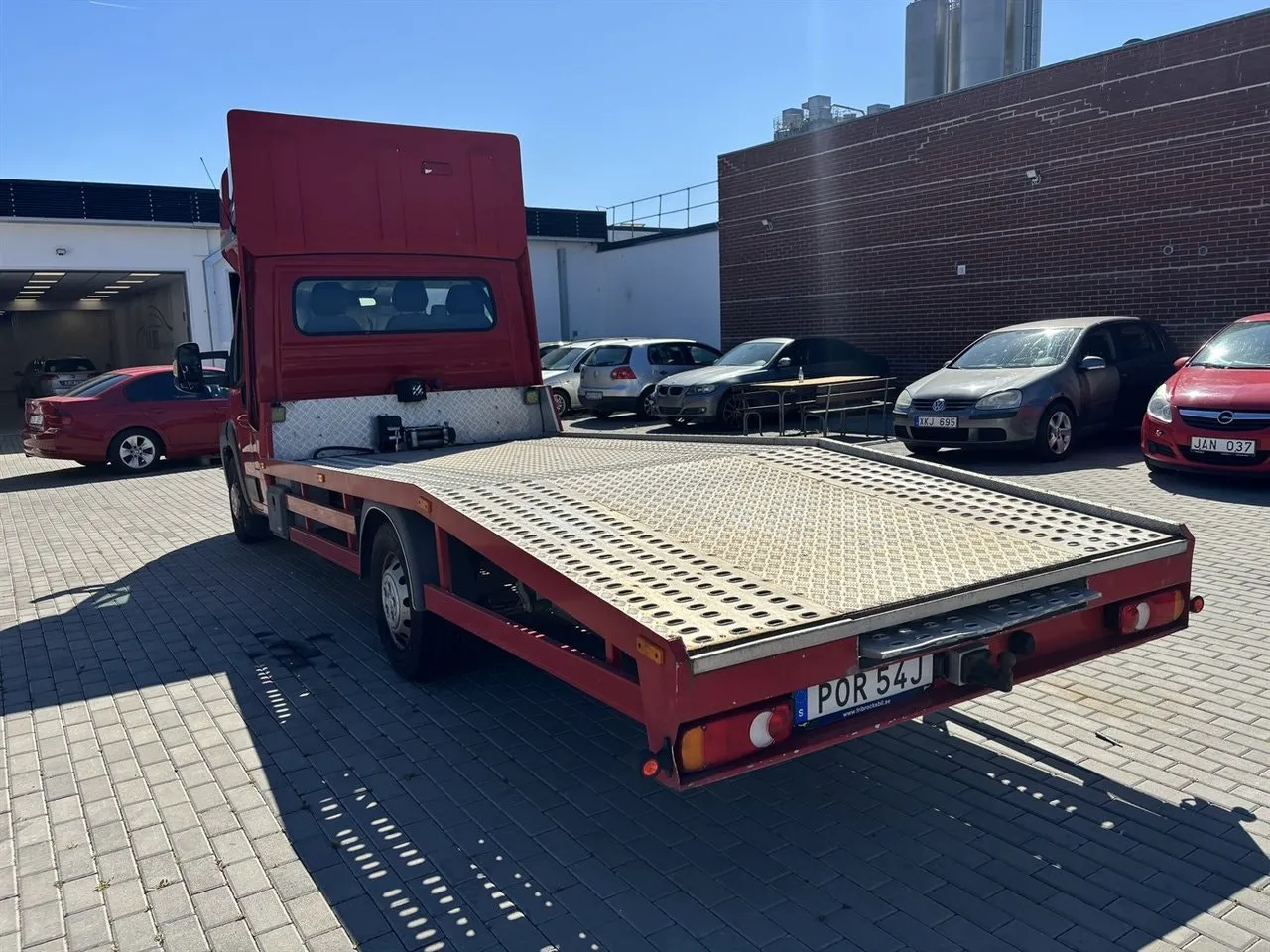Vehicle image 3