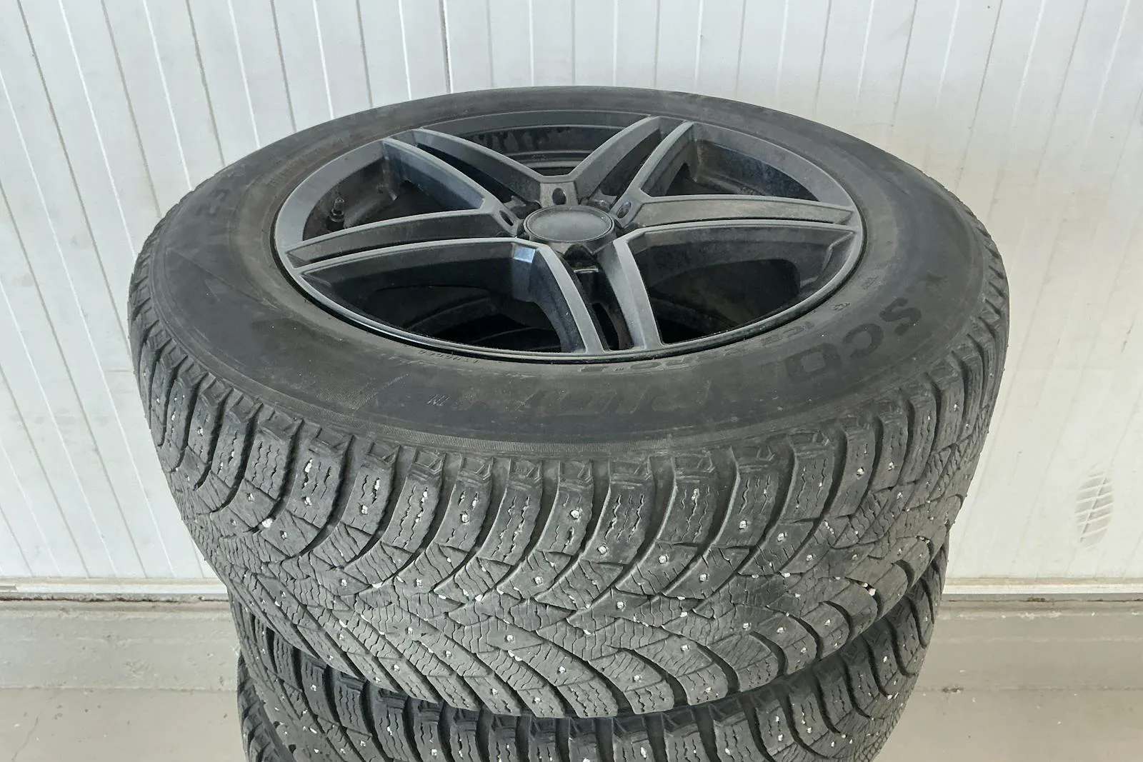 Vehicle image 20