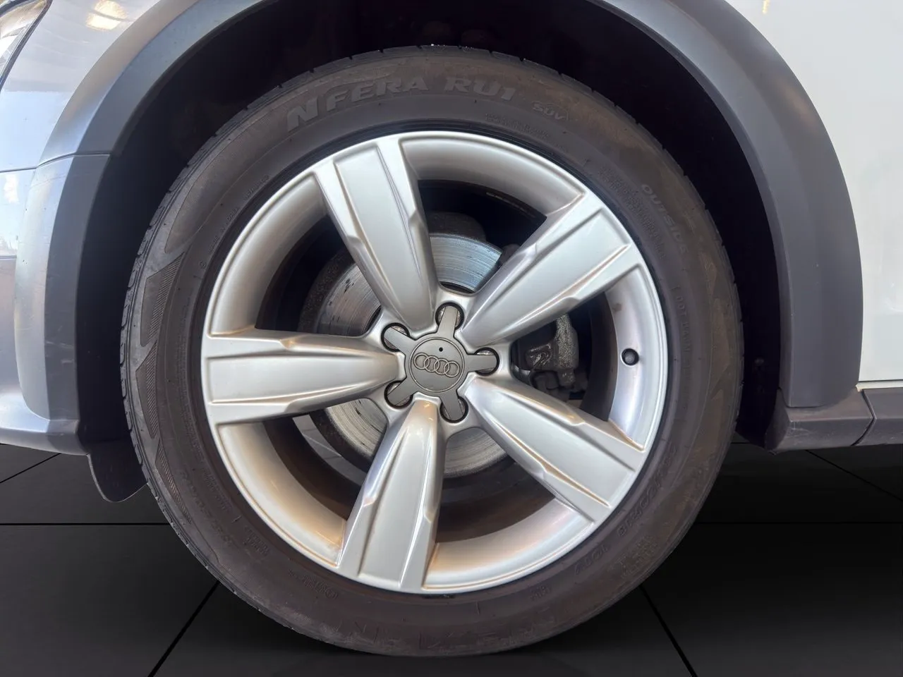 Vehicle image 20