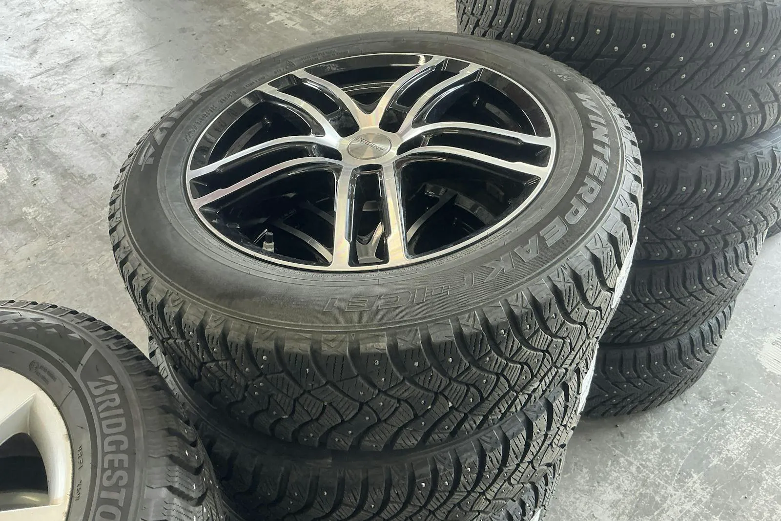 Vehicle image 13