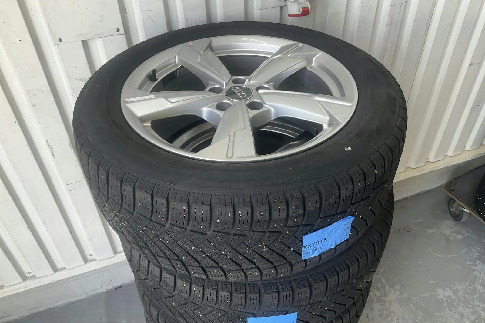 Vehicle image 14