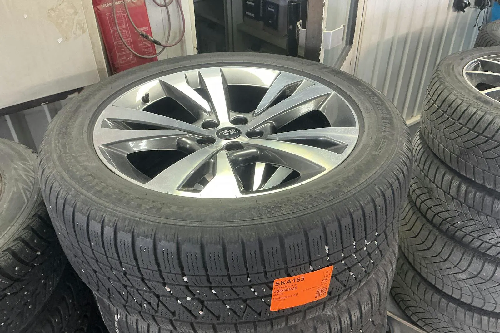 Vehicle image 18