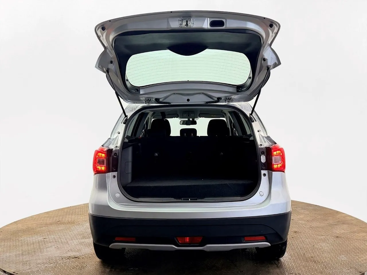 Vehicle image 7