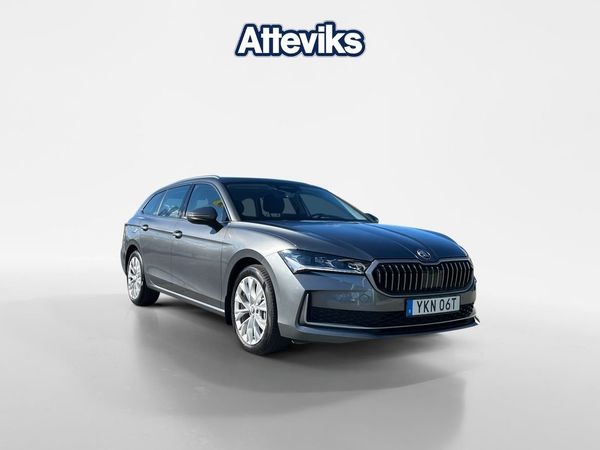 Skoda Superb Selection iV Drag/Värmare/Backkamera - 2025