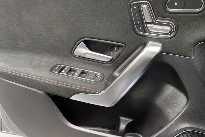 Mercedes A45 AMG bild 12