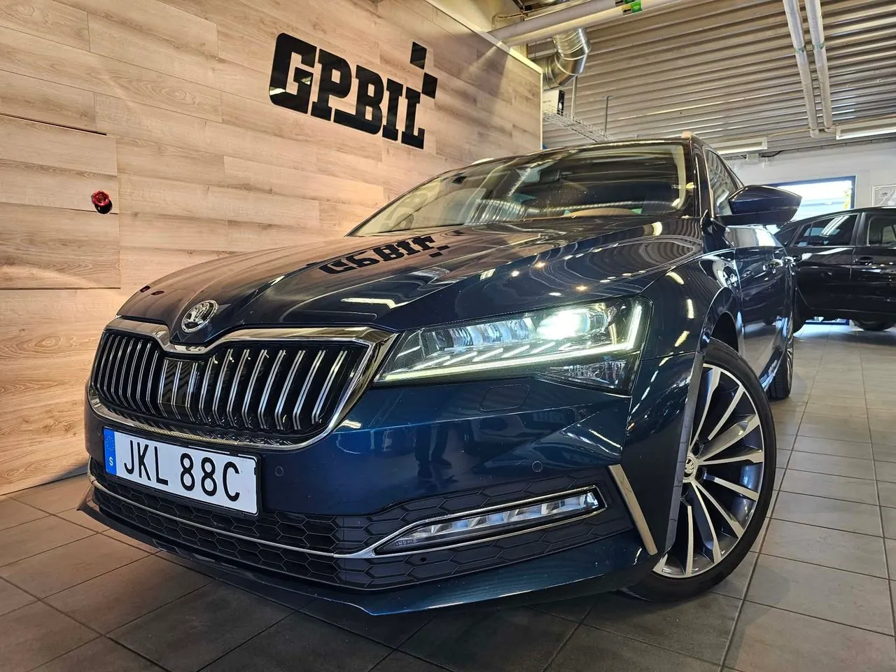 Vehicle image 20
