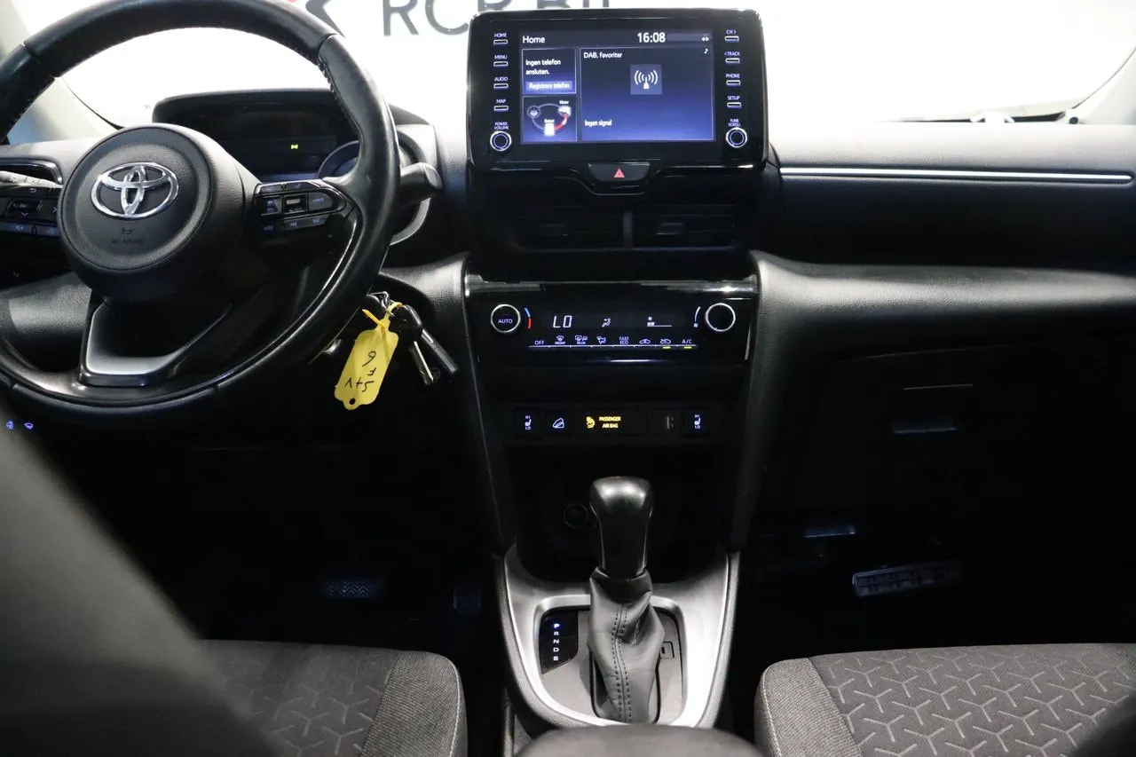 Vehicle image 11