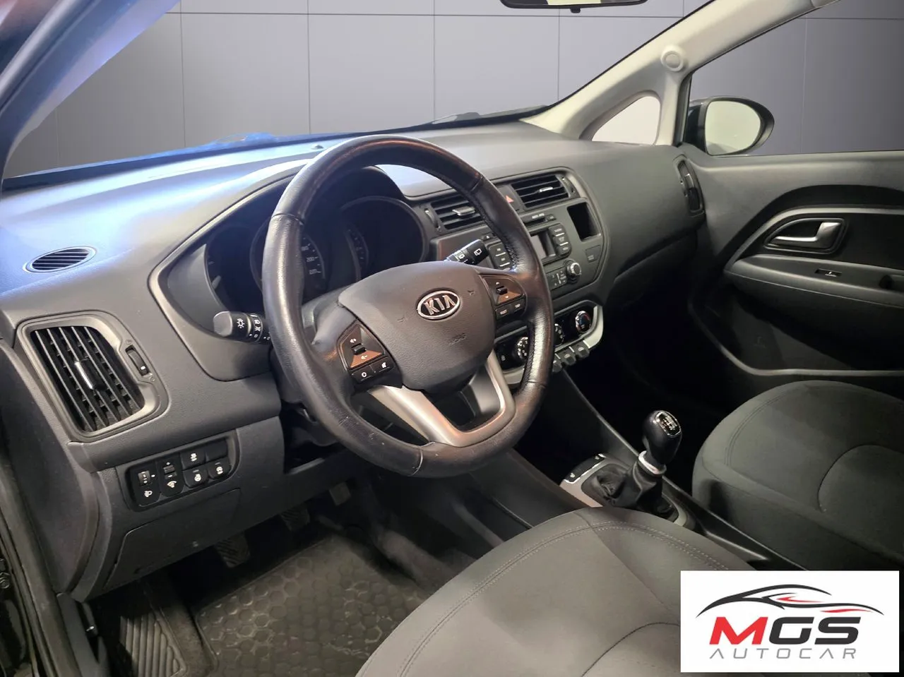 Vehicle image 15