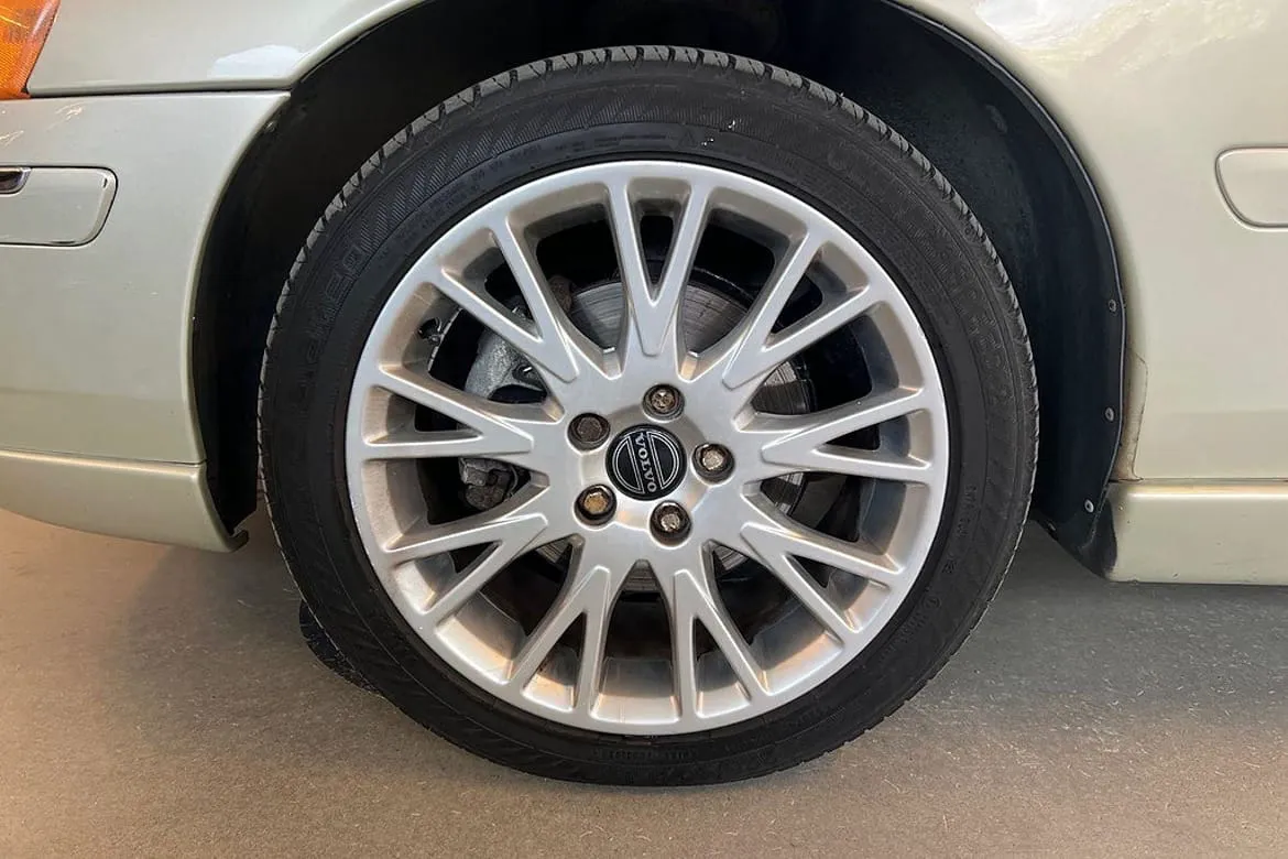 Vehicle image 20