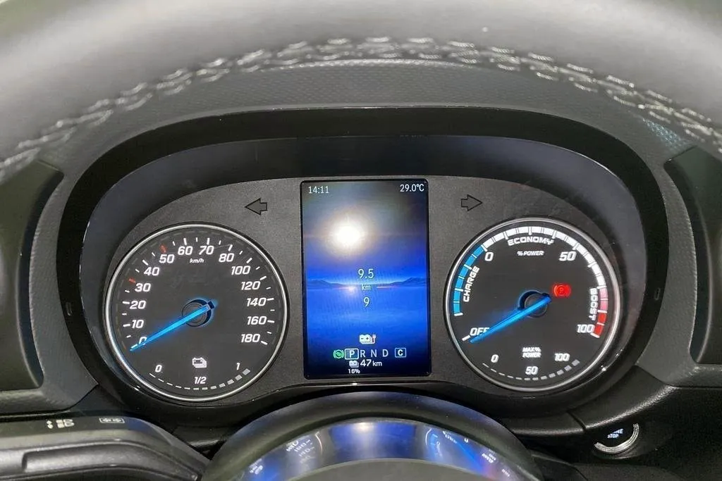 Vehicle image 6