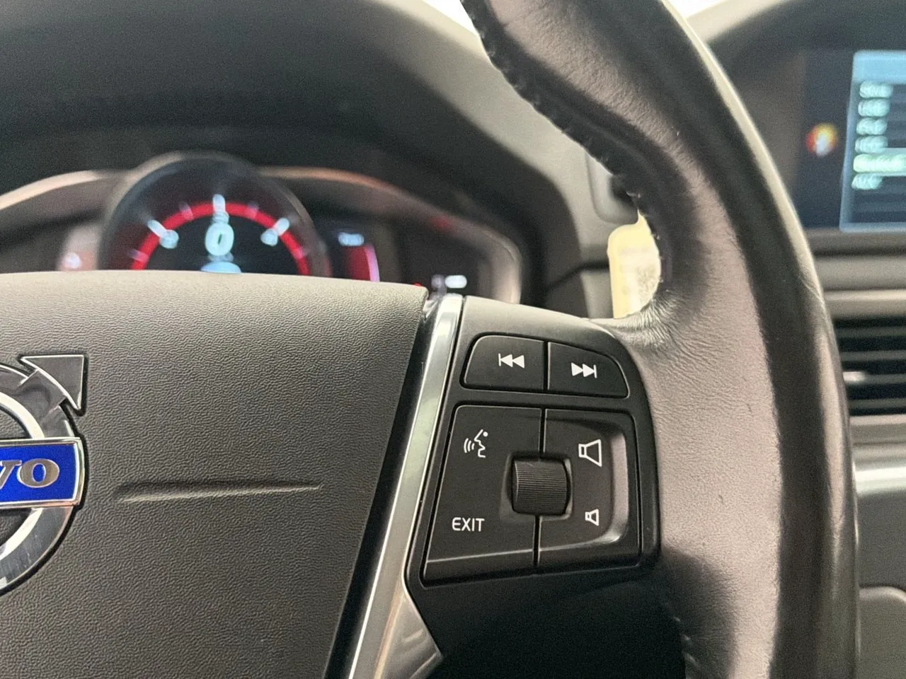 Vehicle image 27