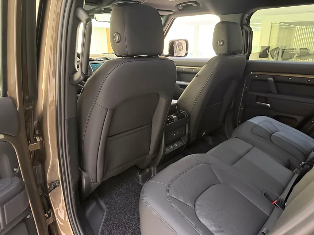 Vehicle image 21