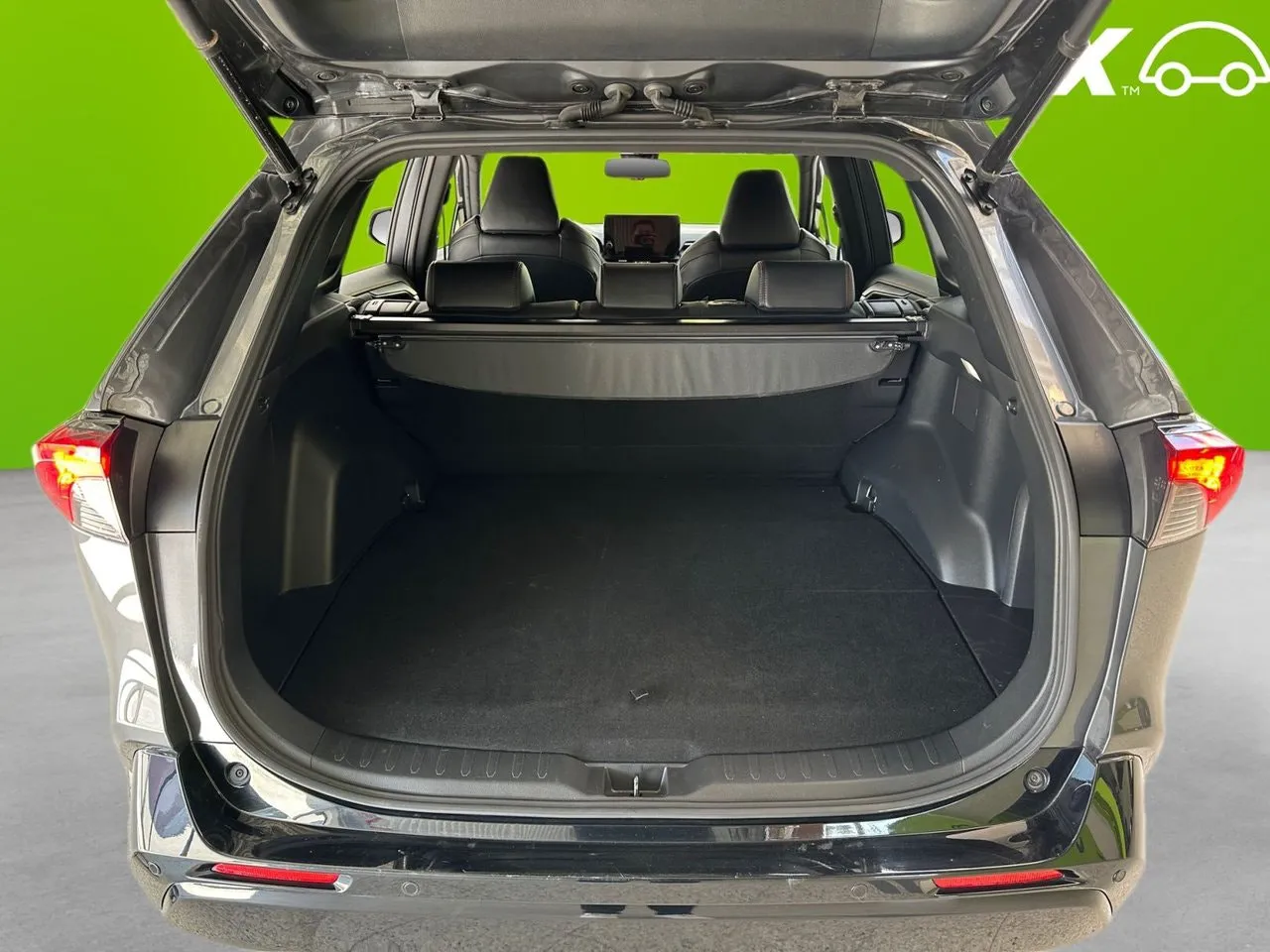Vehicle image 16
