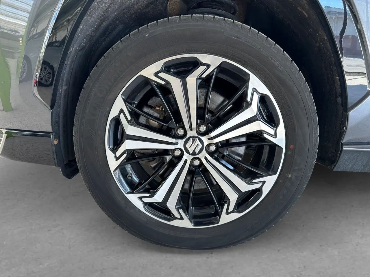 Vehicle image 7
