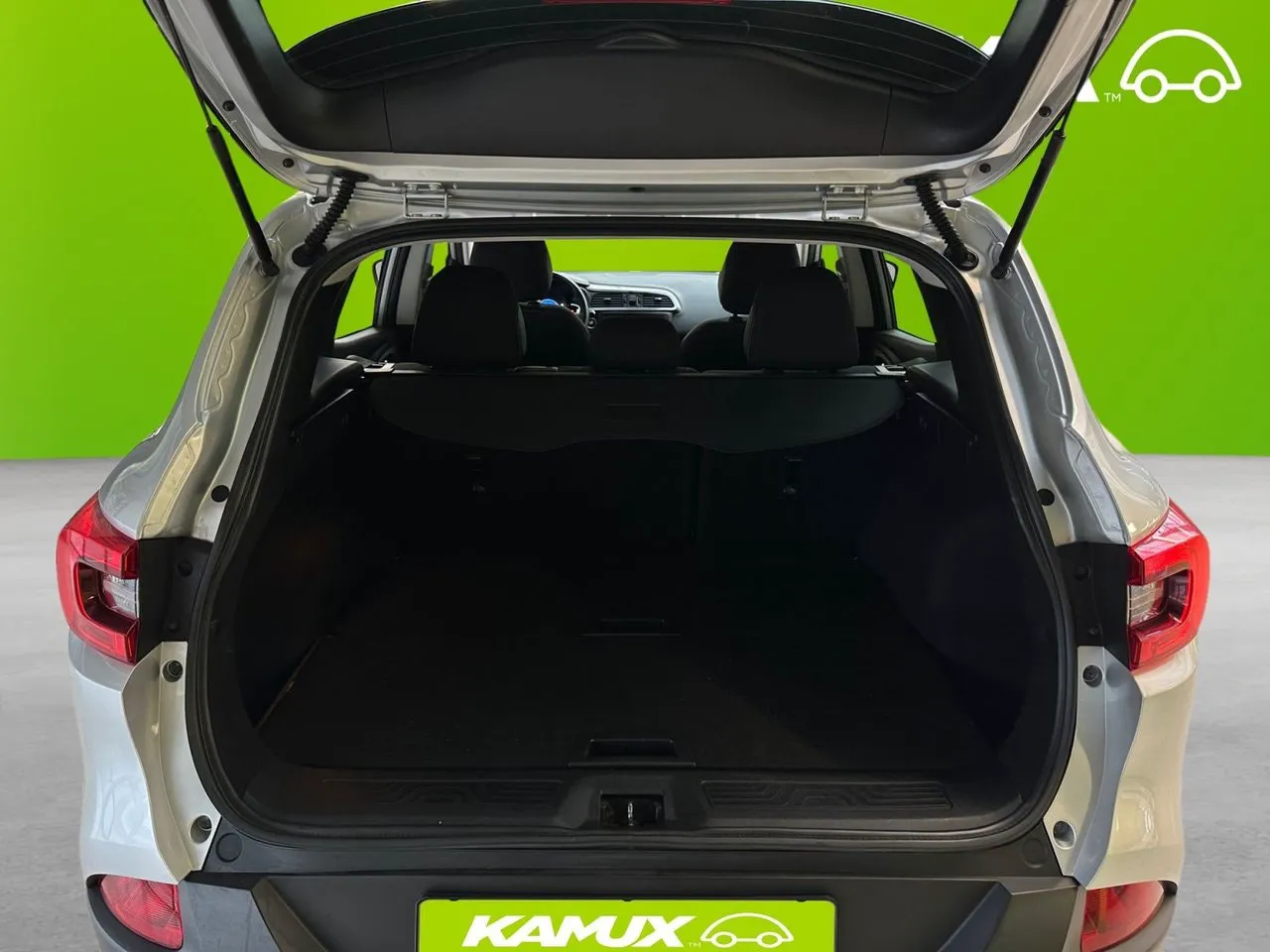 Vehicle image 16