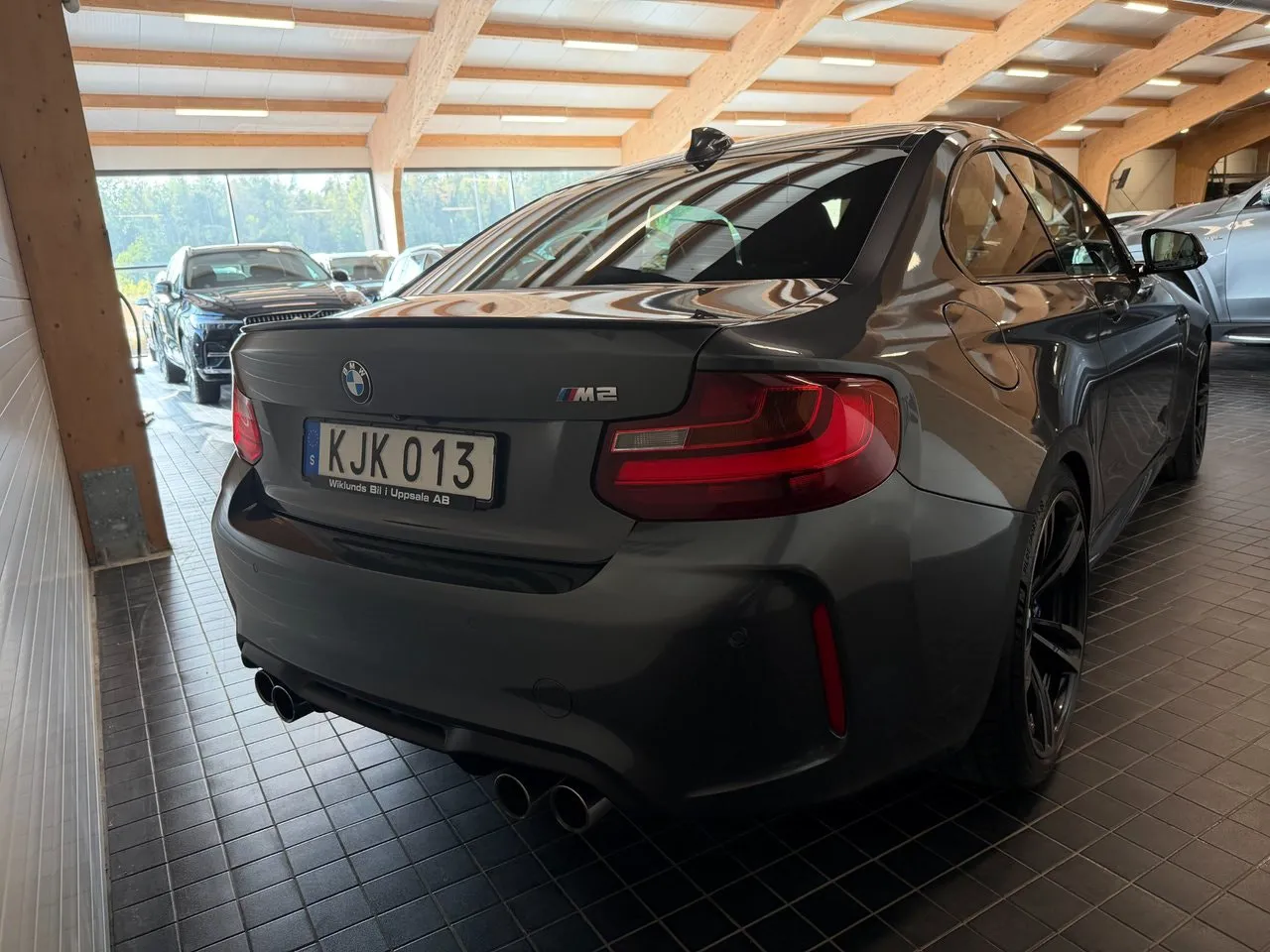 Vehicle image 5
