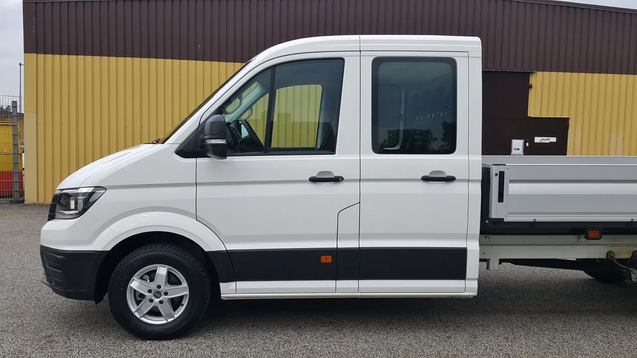 Vehicle image 24