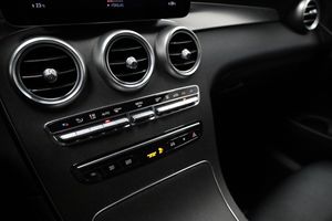 Mercedes GLC300 bild 24