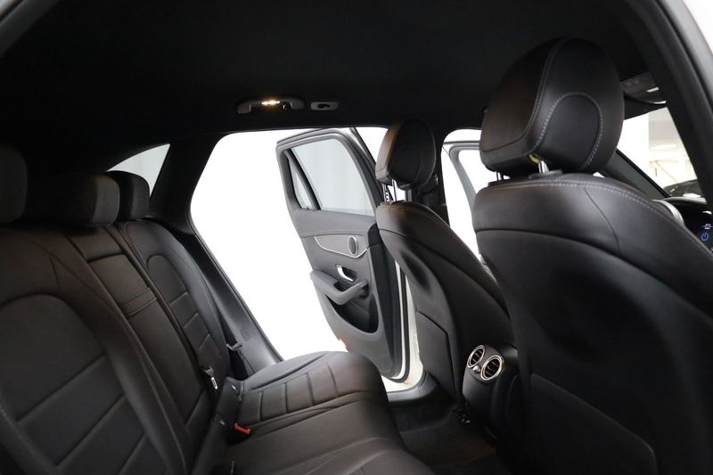 Mercedes GLC300 bild 18