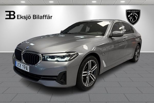 BMW 530 e xDrive 292hk Sedan Steptronic *Sport, Läder,GPS,Kamera* - 2023