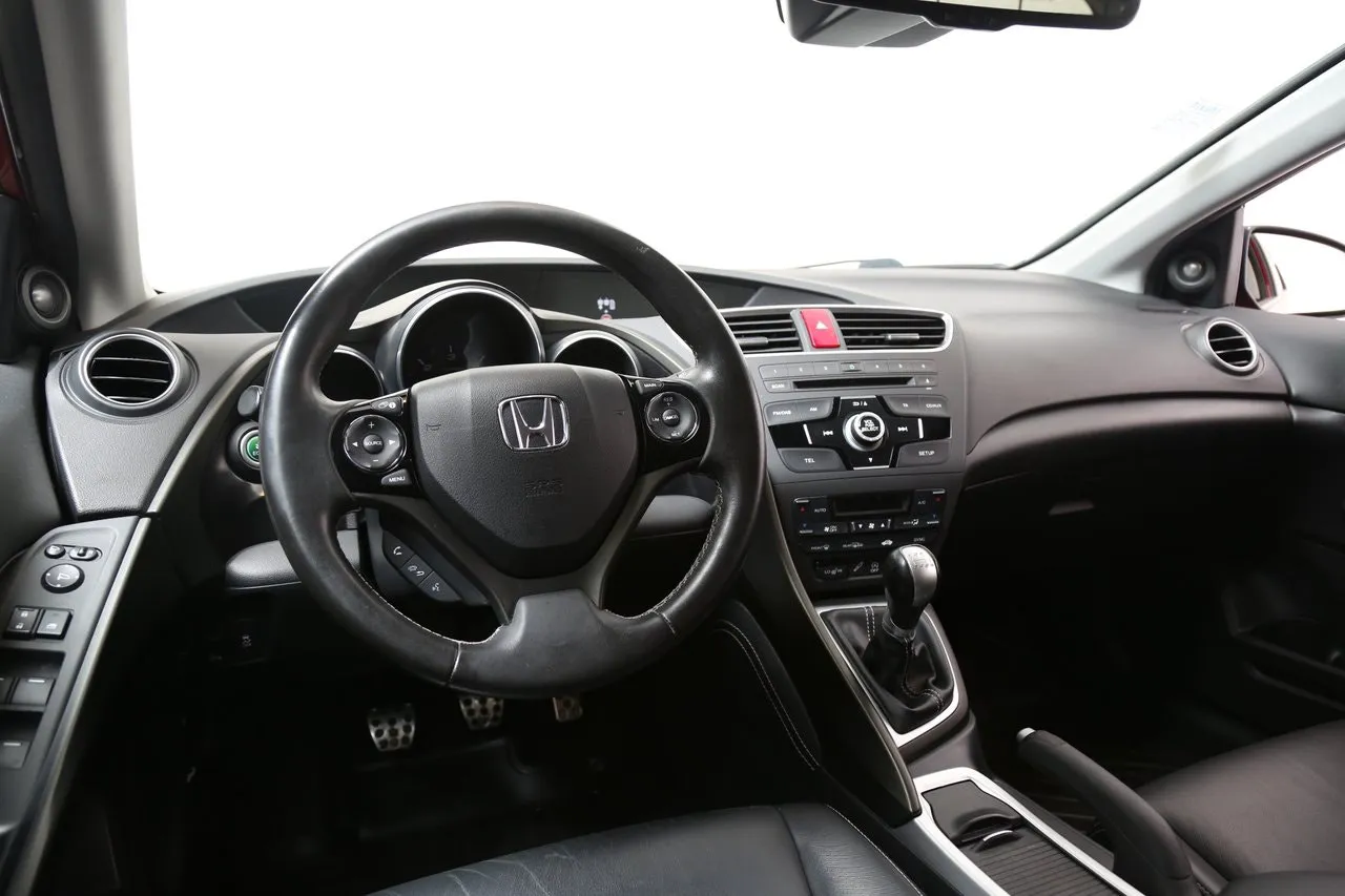 Vehicle image 13