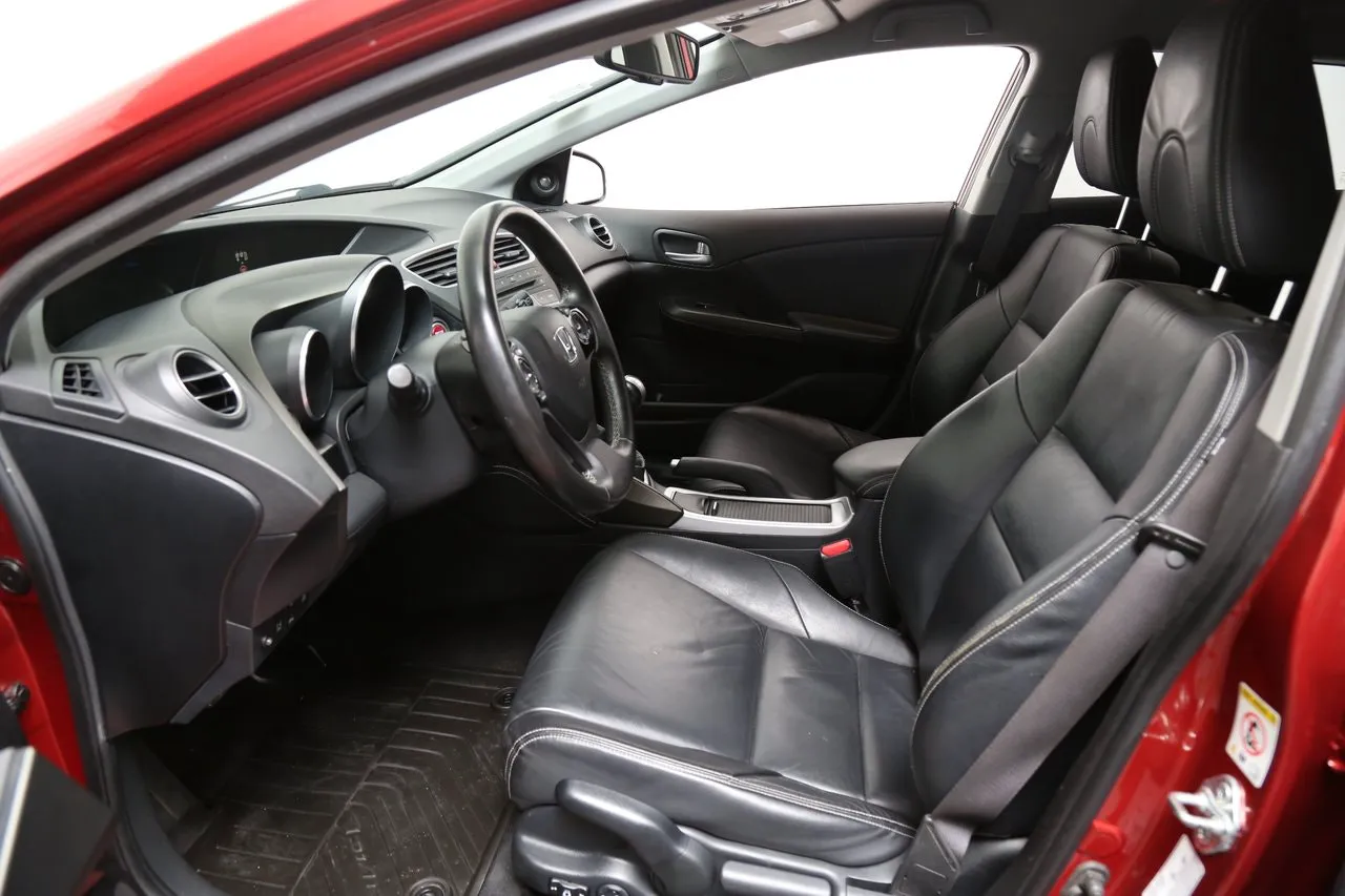 Vehicle image 10