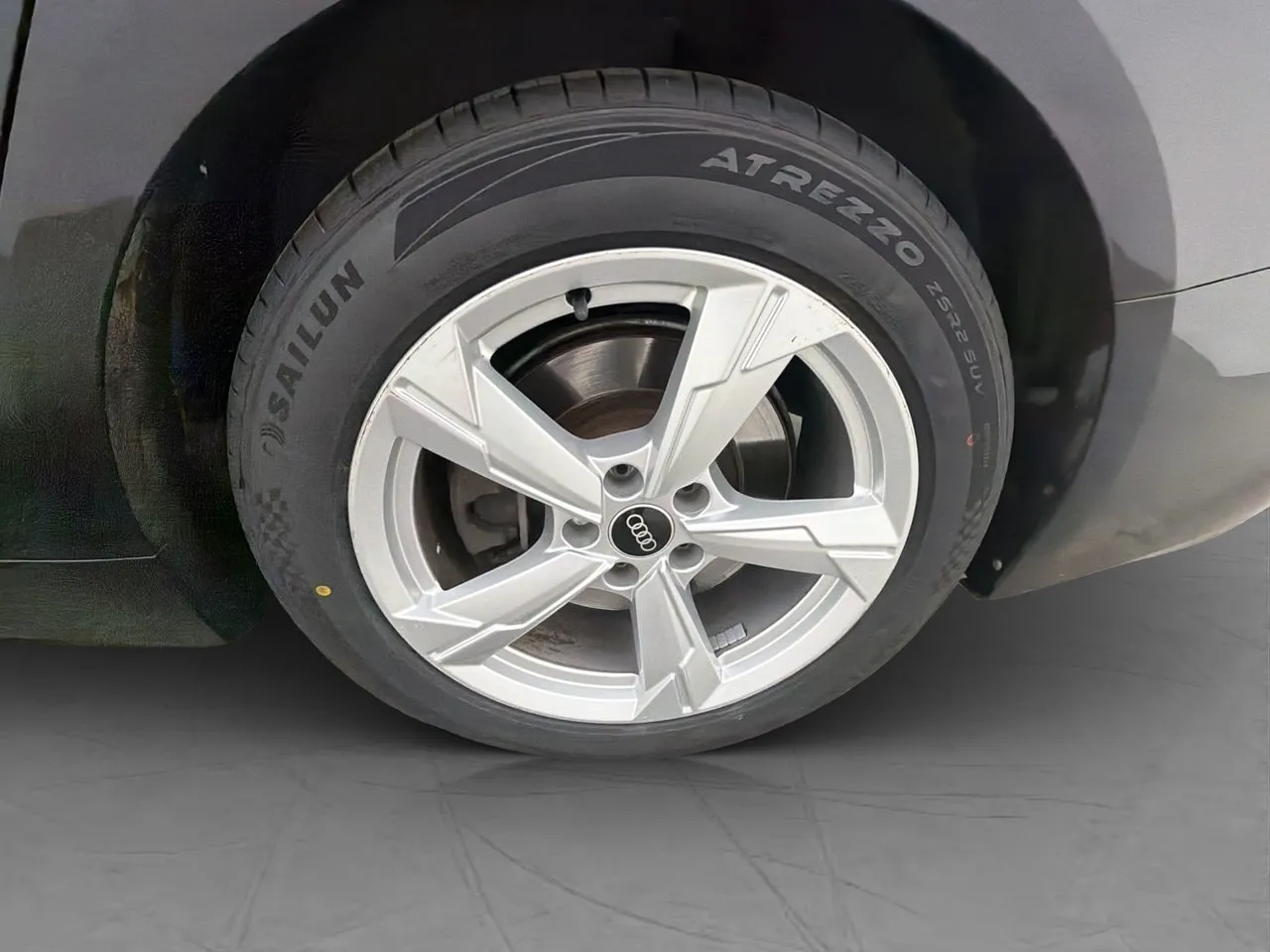 Vehicle image 30