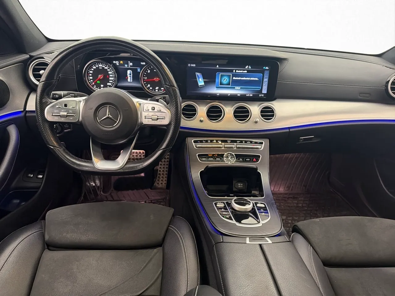 Vehicle image 21