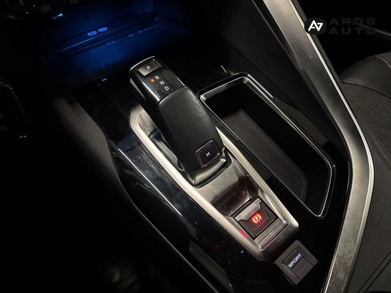 Vehicle image 11