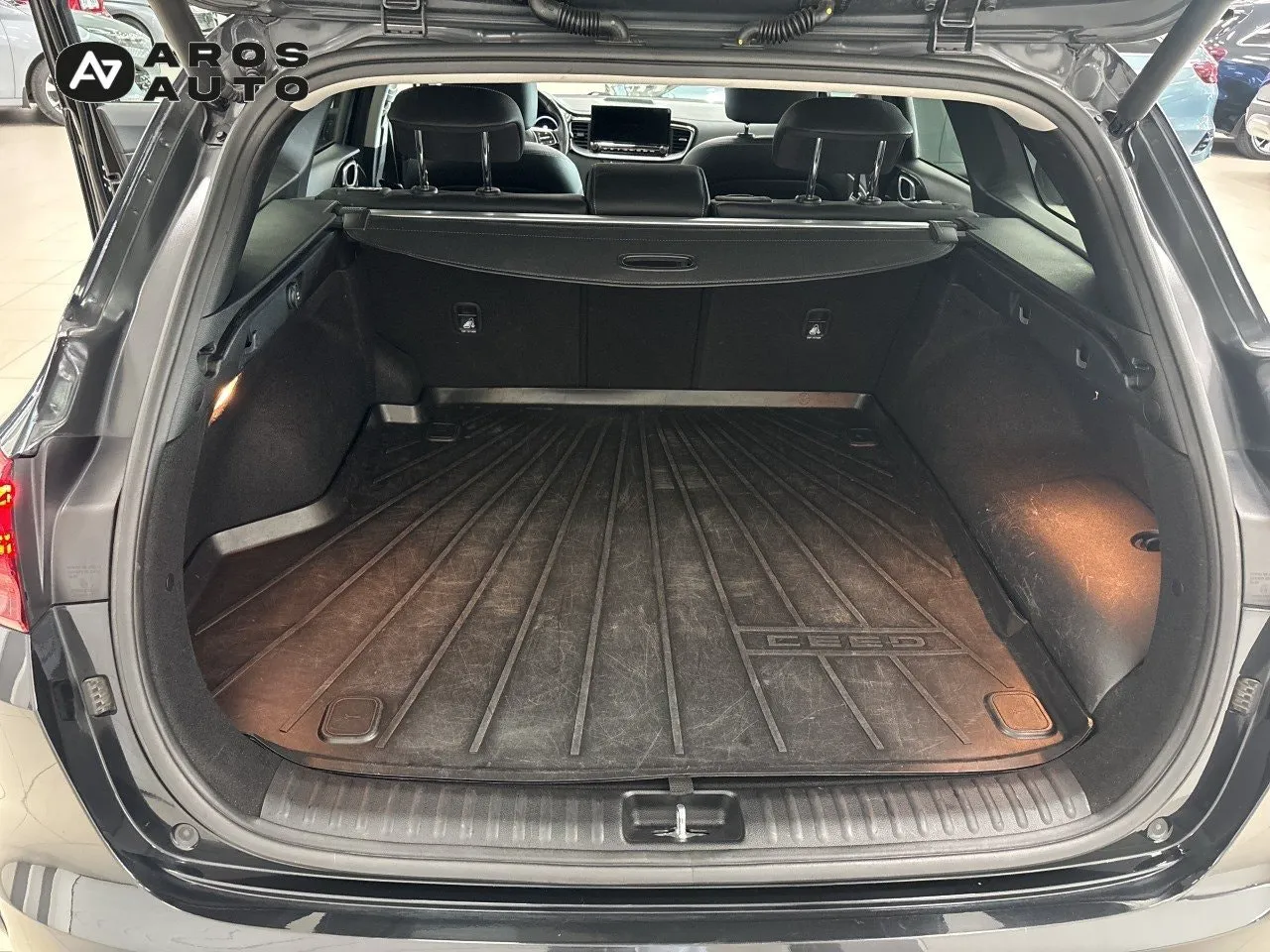 Vehicle image 13