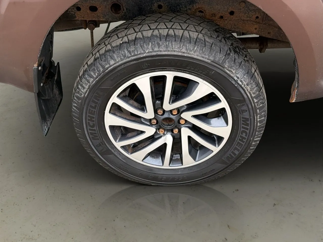 Vehicle image 35